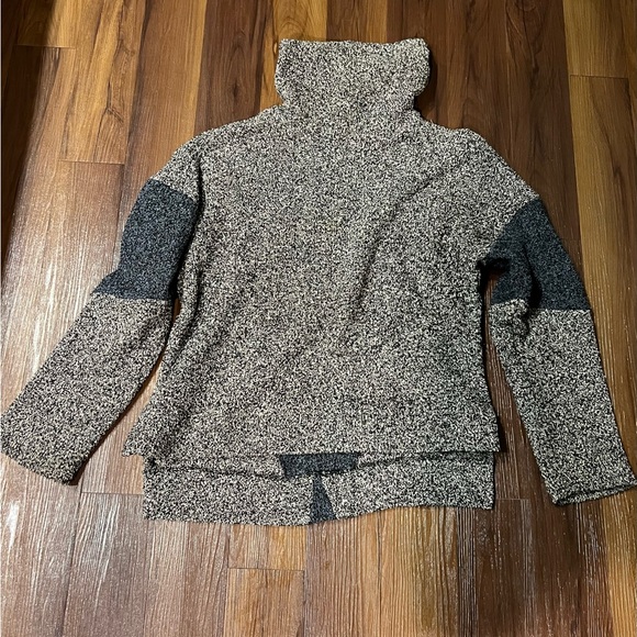 SET Alala Textured Retreat Boucle Knit cowl Sweater and Joggers - Picture 7 of 9
